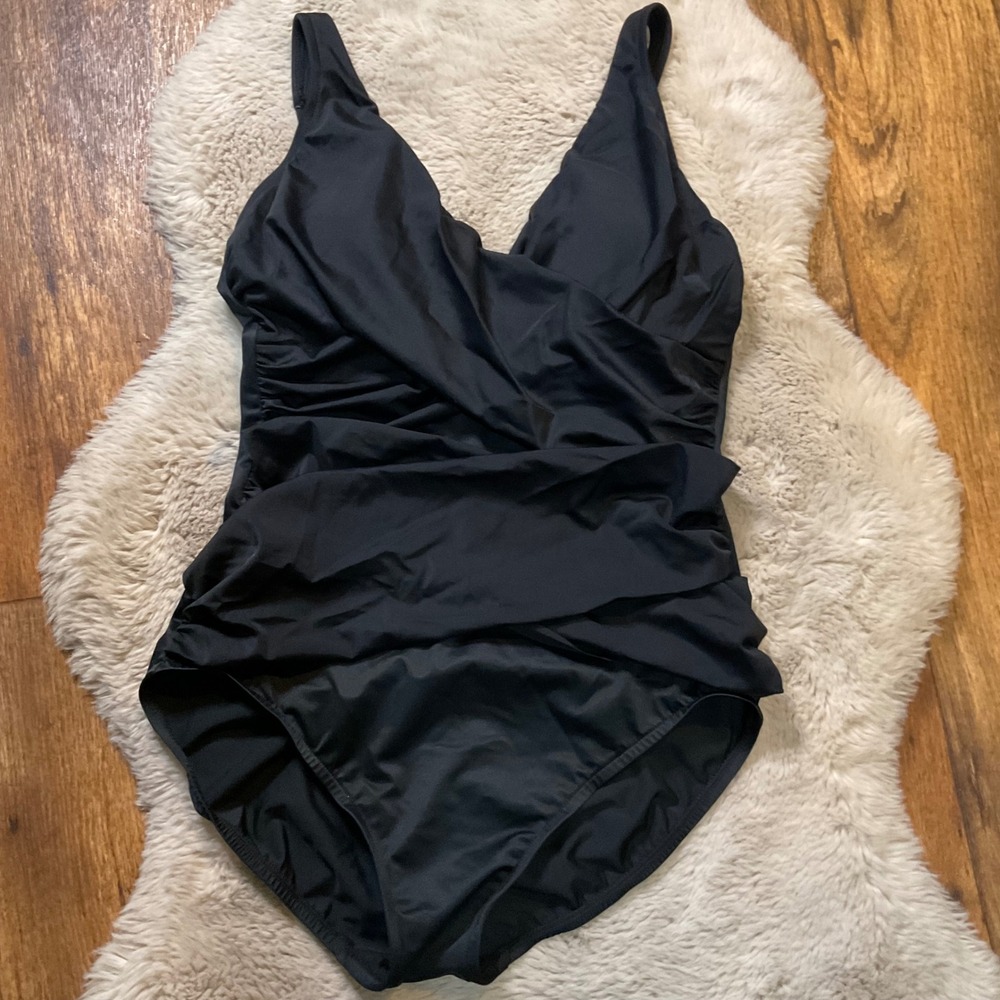 Trimshaper Size 12 Swimsuit One Piece Black Scrunch Wrap Waist‎ Womens
